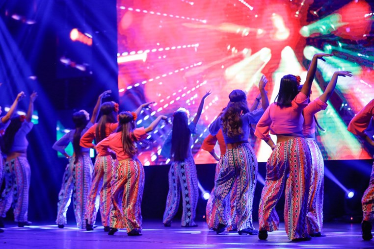 Tribe Dance Hold Your Dream 